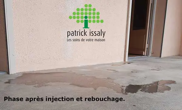 Traitement anti-termites par injection et application de produit pesticide dans les maçonneris phase rebouchage